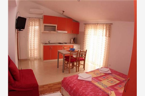 Apartment A2, for 3 persons