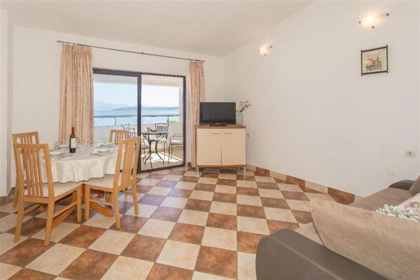 Apartment A1, for 5 persons