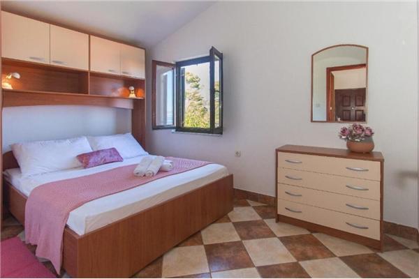 Apartment A1, for 5 persons