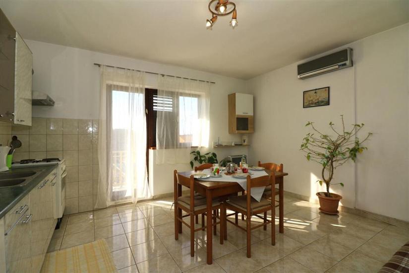 Apartment A2, for 4 persons