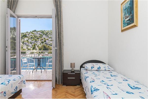 House K1, for 8 persons