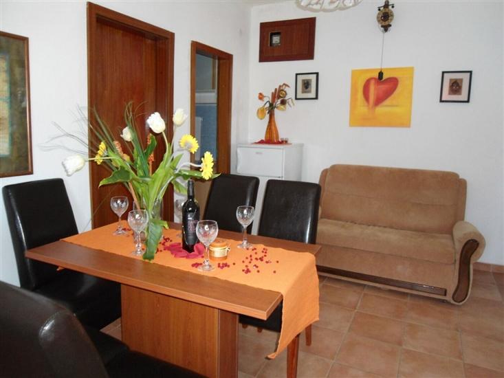 Apartment A1, for 5 persons