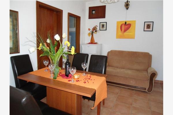 Apartment A1, for 5 persons