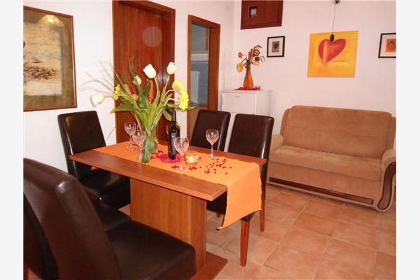 Apartment A1, for 5 persons