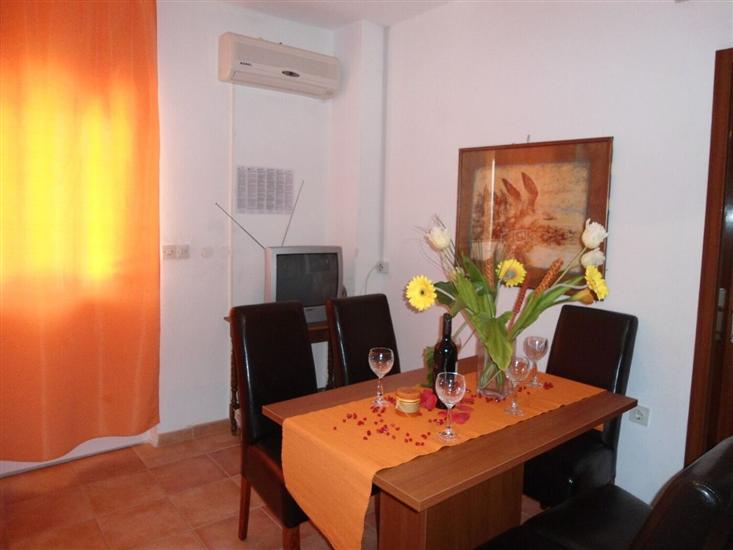 Apartment A1, for 5 persons