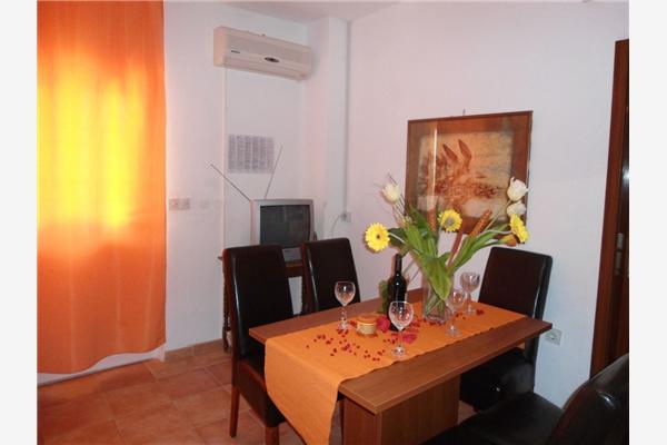 Apartment A1, for 5 persons