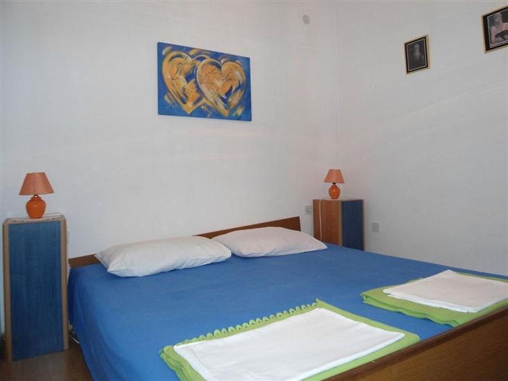 Apartment A1, for 5 persons