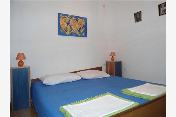 Apartment A1, for 5 persons