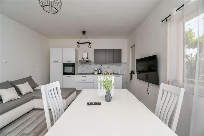 Apartment A1, for 6 persons