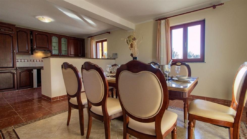 House K1, for 10 persons