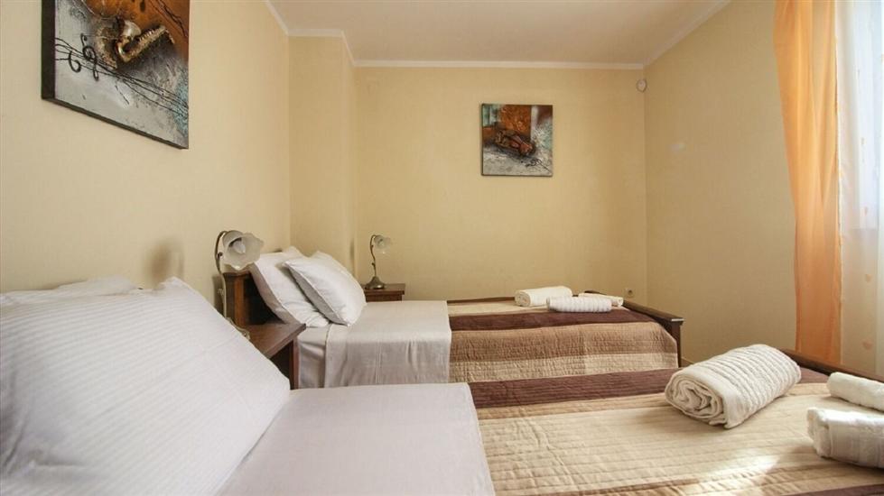 House K1, for 10 persons