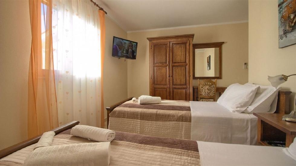 House K1, for 10 persons