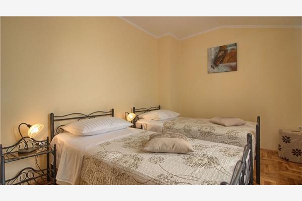 House K1, for 10 persons