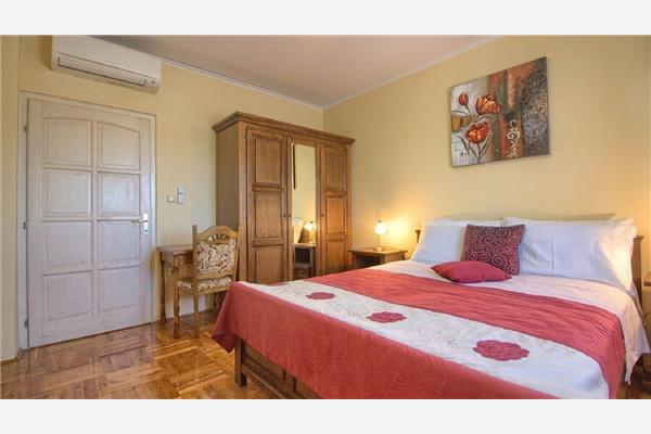 House K1, for 10 persons