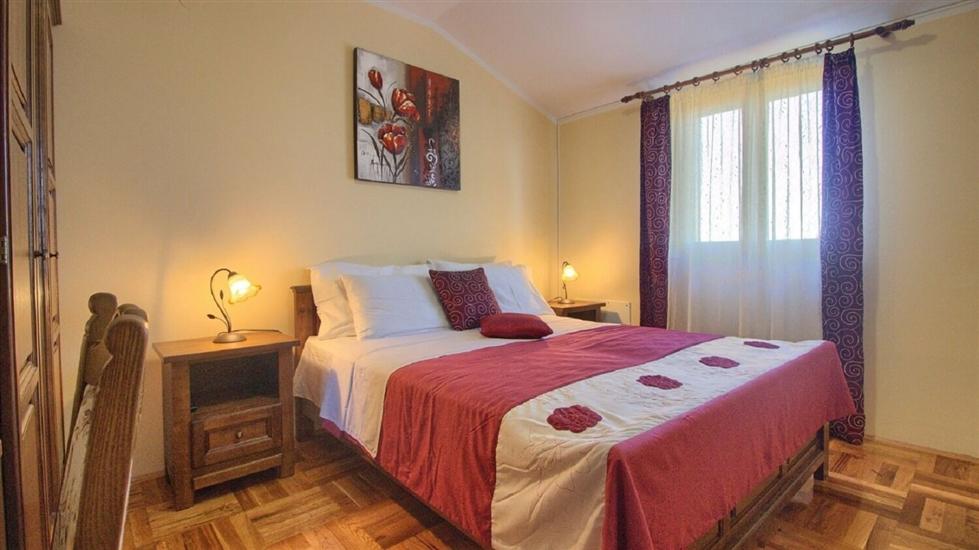 House K1, for 10 persons