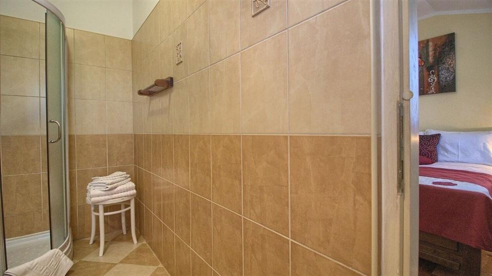 House K1, for 10 persons