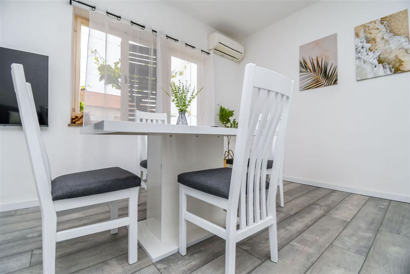 Apartment A1, for 6 persons