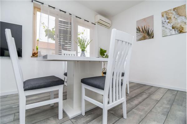 Apartment A1, for 6 persons