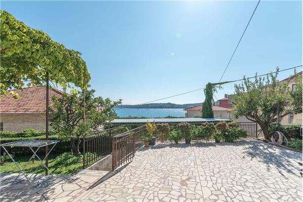 Apartment A1, for 5 persons