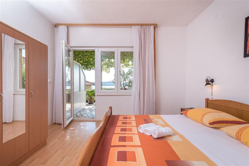 Apartment A1, for 5 persons