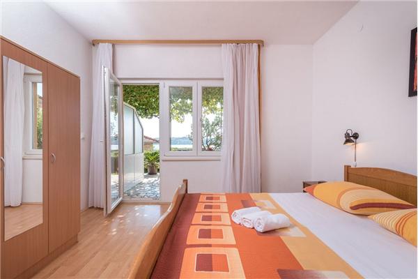 Apartment A1, for 5 persons