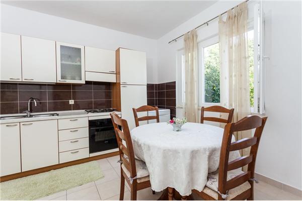 Apartment A1, for 6 persons