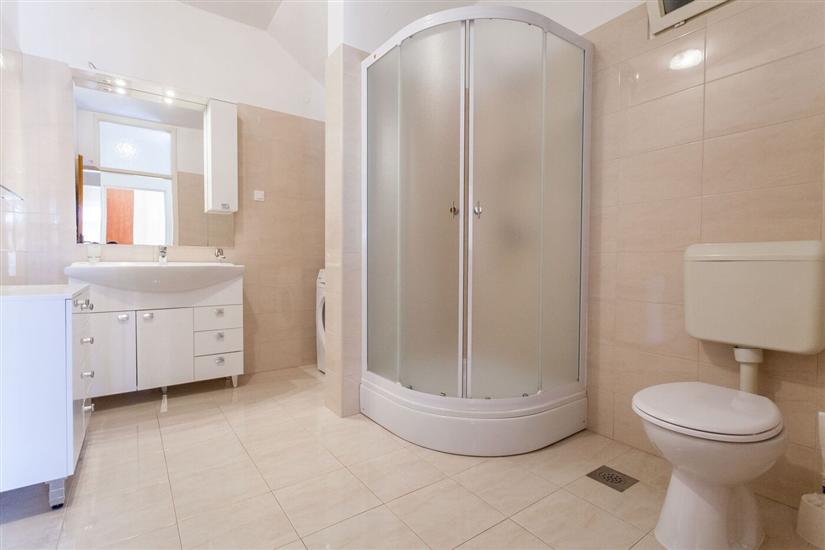 Apartment A1, for 6 persons