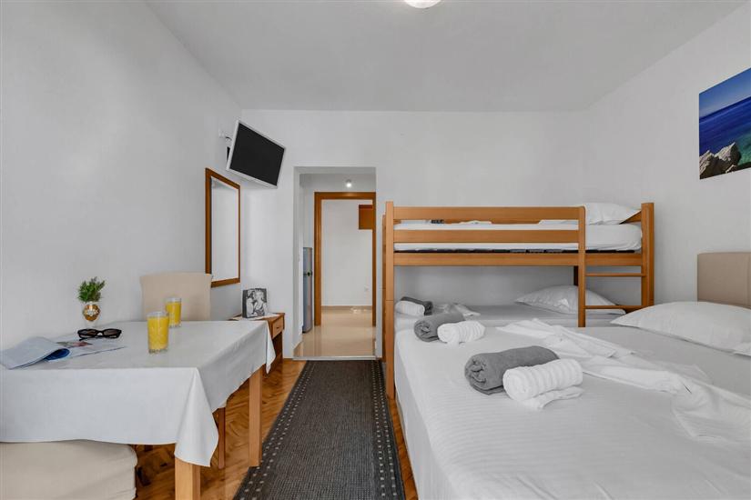 Apartment A7, for 4 persons