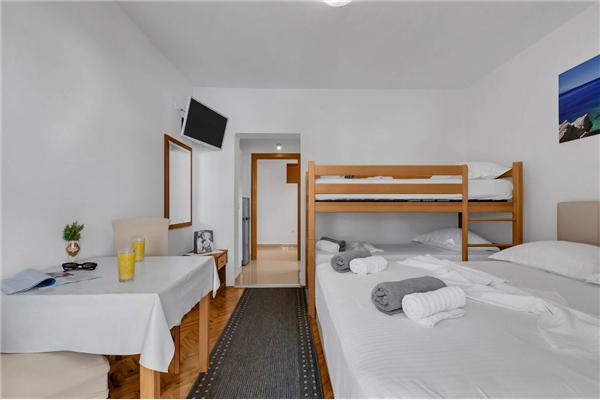 Apartment A7, for 4 persons