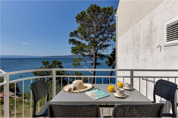 Apartment A8, for 6 persons