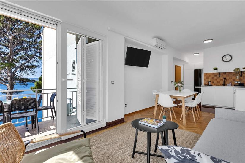 Apartment A8, for 6 persons