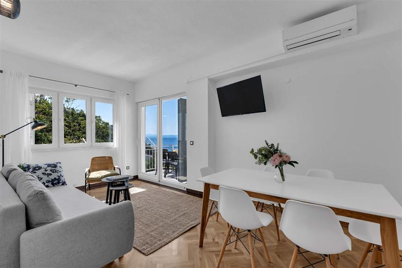 Apartment A8, for 6 persons