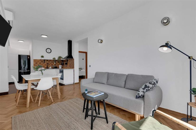 Apartment A8, for 6 persons