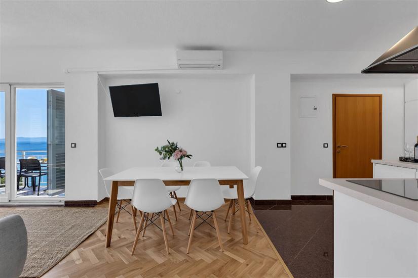 Apartment A8, for 6 persons