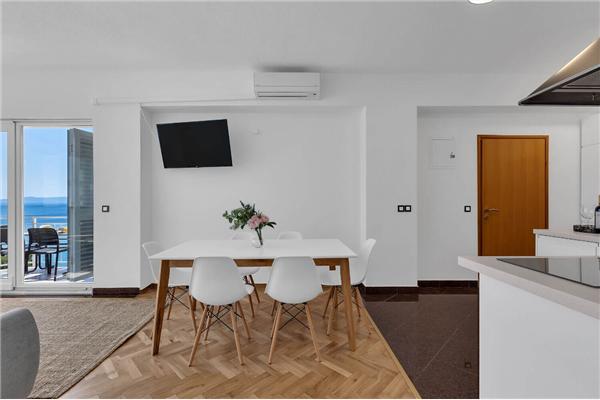 Apartment A8, for 6 persons