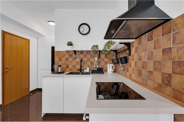 Apartment A8, for 6 persons