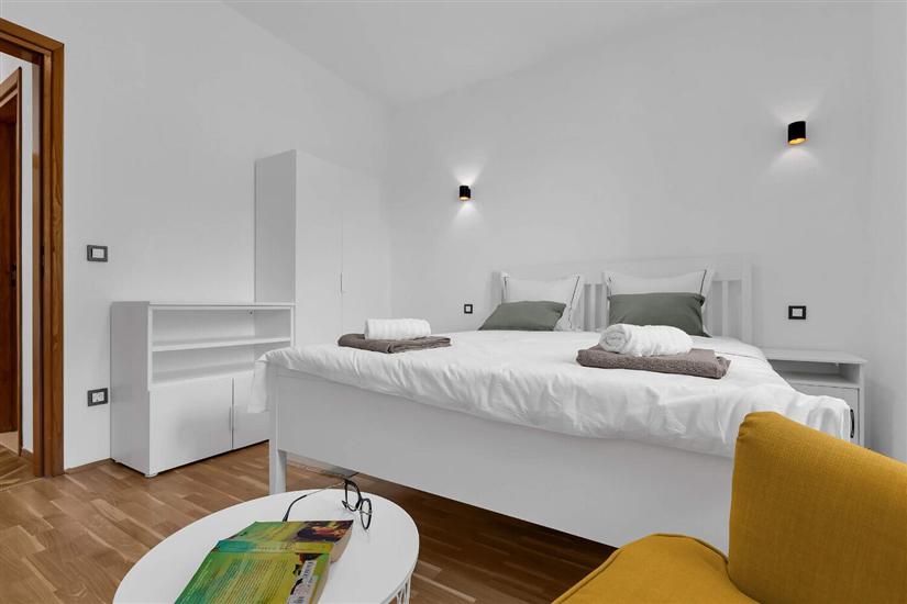 Apartment A8, for 6 persons