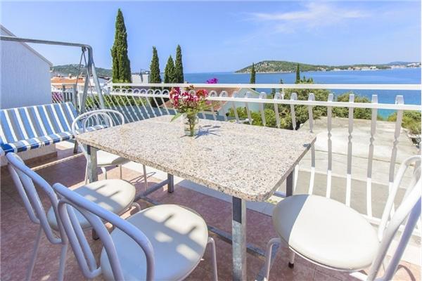 Apartment A4, for 4 persons