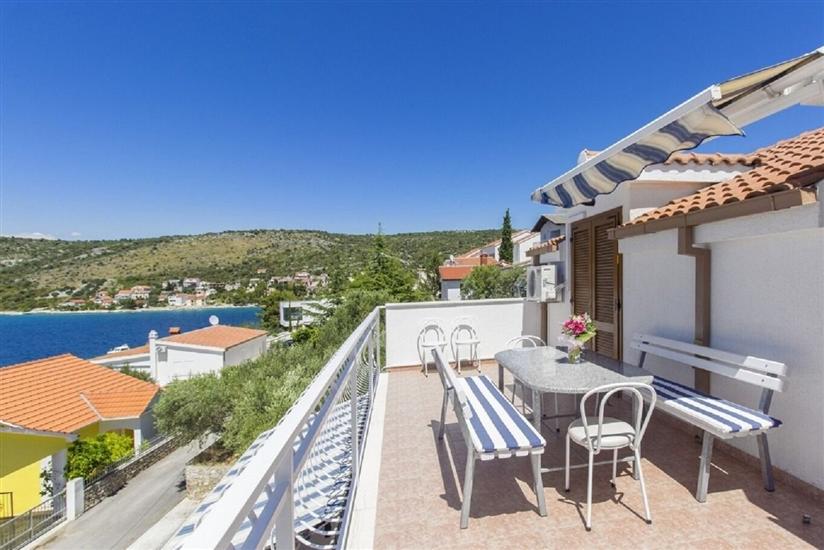 Apartment A5, for 7 persons