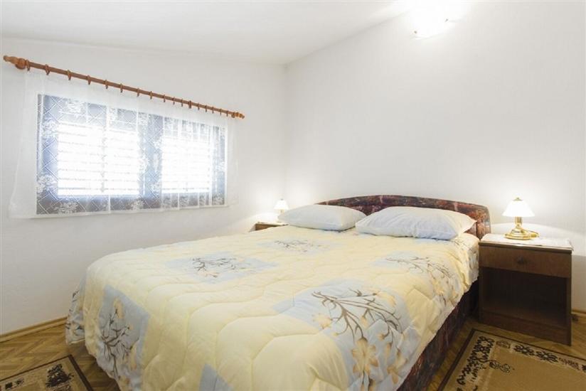 Apartment A5, for 7 persons