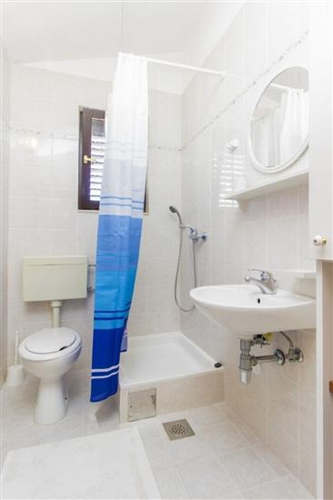 Apartment A5, for 7 persons