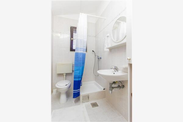 Apartment A5, for 7 persons