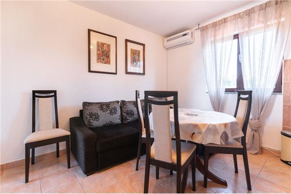Apartment A2, for 5 persons