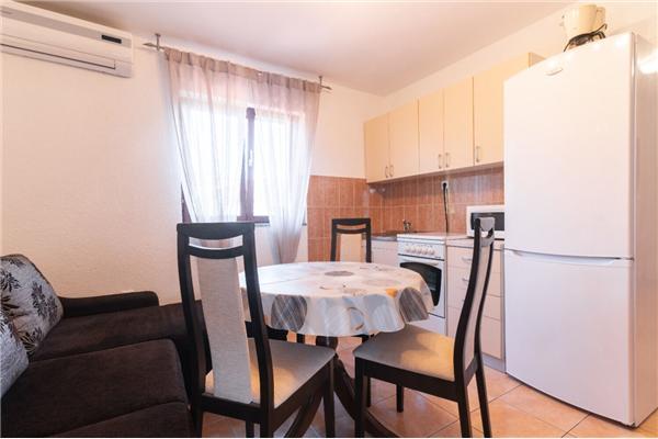 Apartment A2, for 5 persons