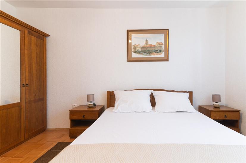 Apartment A2, for 5 persons