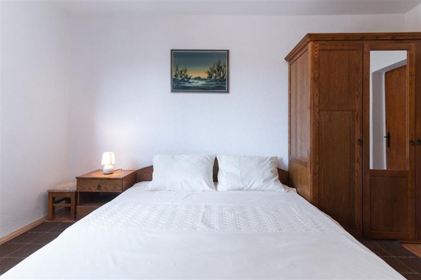 Apartment A2, for 5 persons