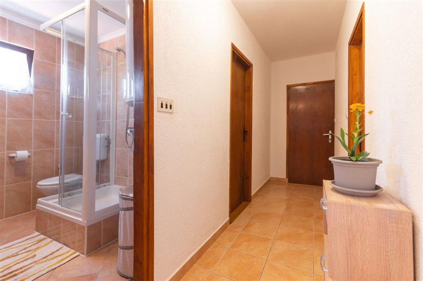 Apartment A2, for 5 persons