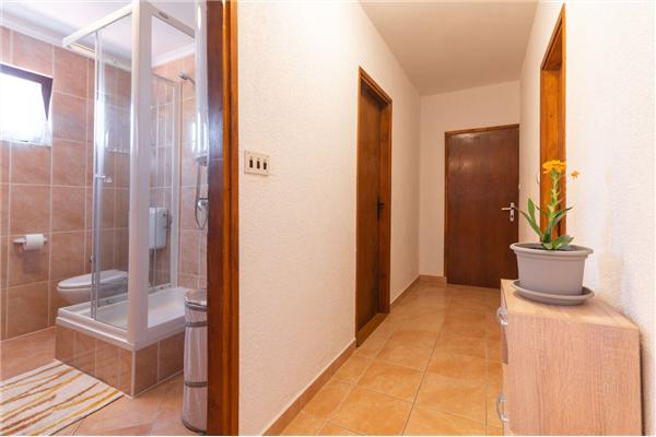 Apartment A2, for 5 persons