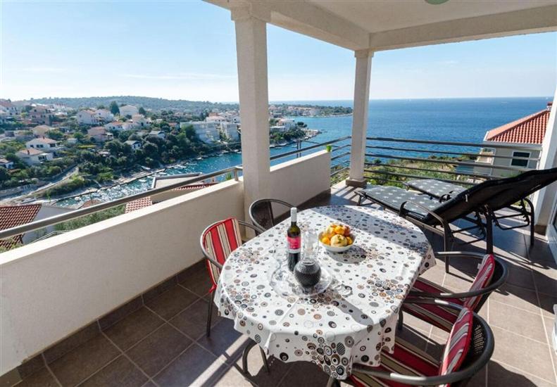 Apartment A1, for 3 persons