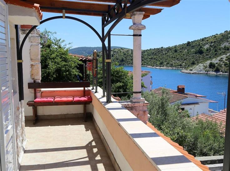 Apartment A1, for 7 persons